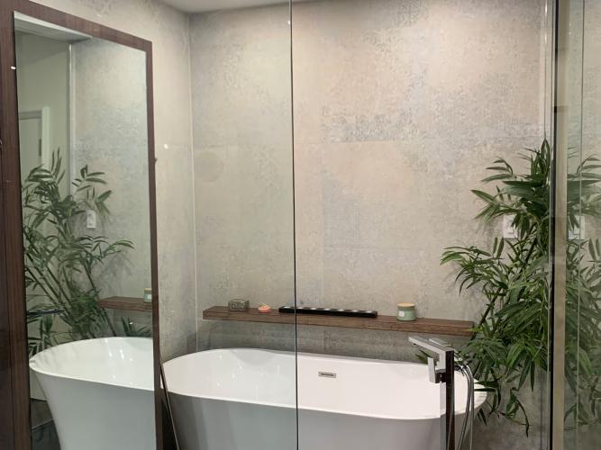 After the renovations – Fully glazed bathroom